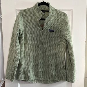 NWT Patagonia R1 air zip neck